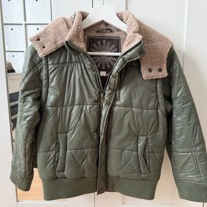 BOYS UGG CONVERTIBLE COAT/JACKET TO VEST - OLIVE GREEN - SZ 10-12